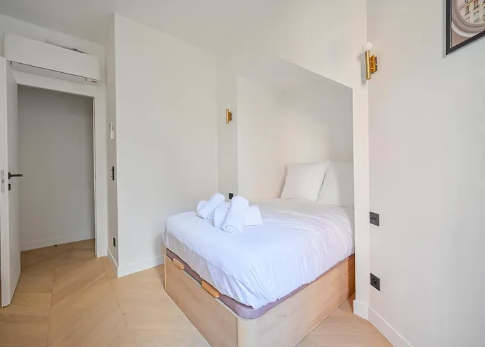 Sumptuous & Serene Parisian Flat